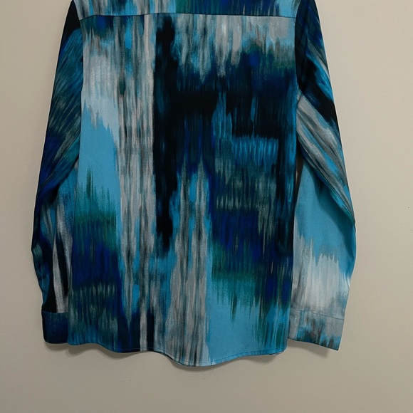 Calvin Klein Blue and Gray Blouse ~ Size Small 
Perfect for the office - Picture 10 of 10